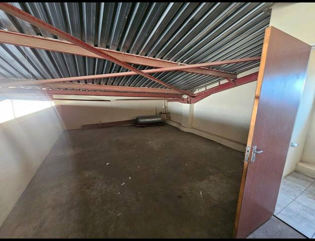 M² BUILDING FOR SALE IN VAALPARK